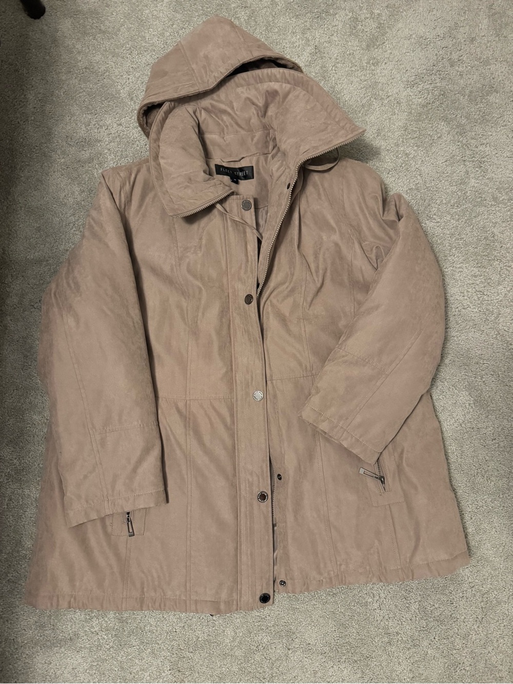 Relaxed Hooded Puffer Coat in Taupe